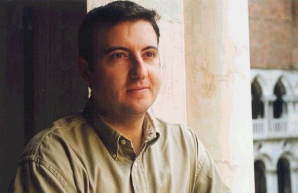 Carlos Mena